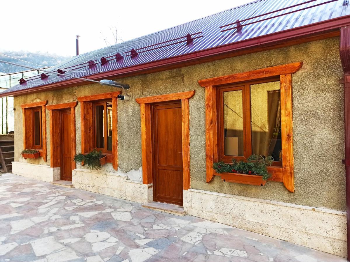 Jermatun Guest House 딜리잔 외부 사진